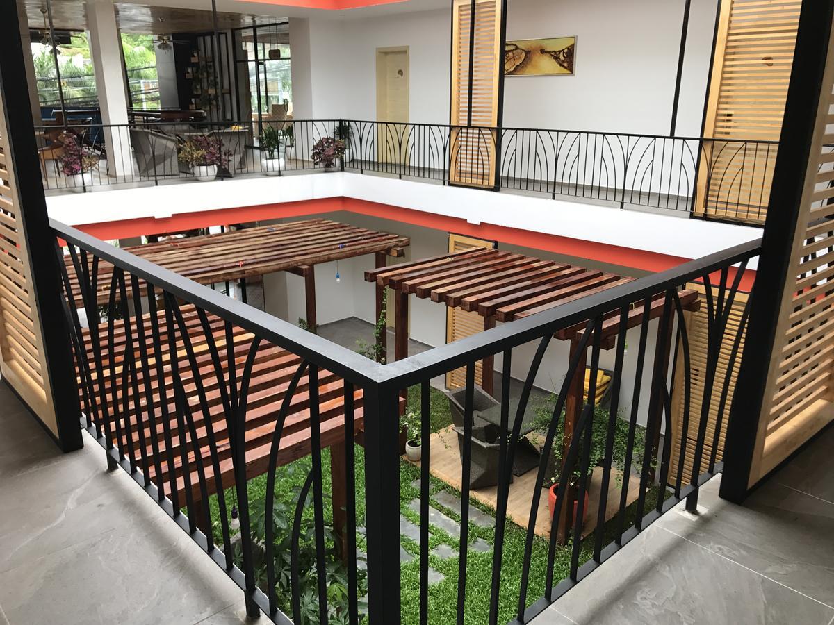 Benny'S City Hotel Сиануквиль Экстерьер фото