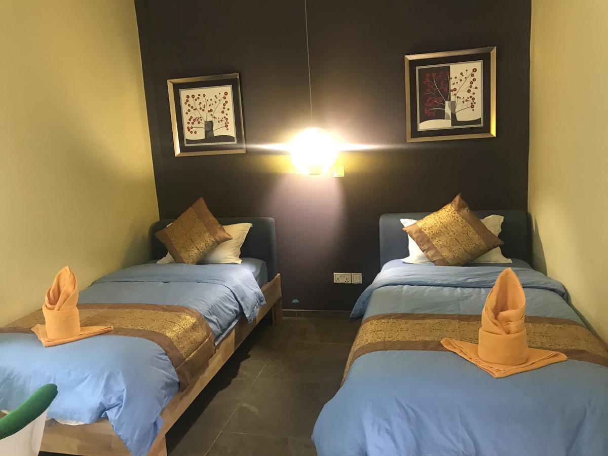 Benny'S City Hotel Сиануквиль Экстерьер фото
