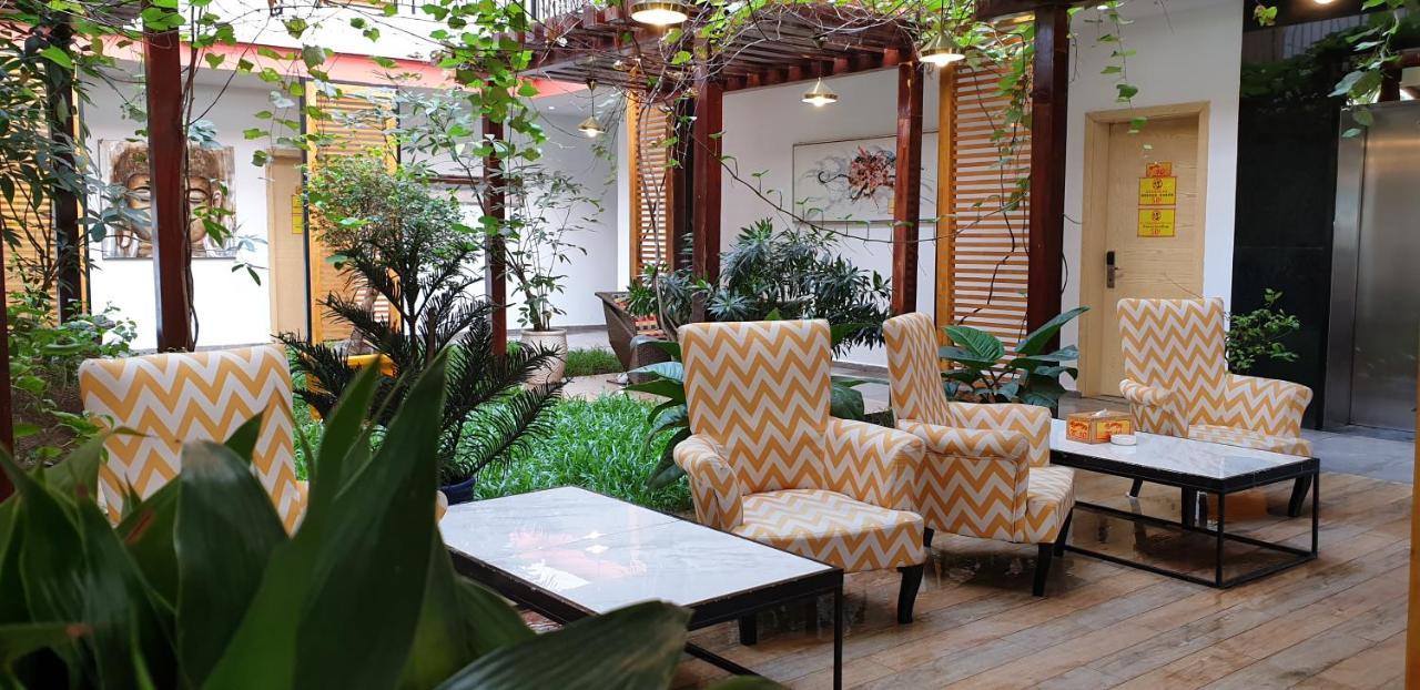 Benny'S City Hotel Сиануквиль Экстерьер фото